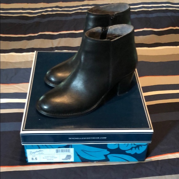 Seychelles Clavichord Booties - Picture 2 of 9